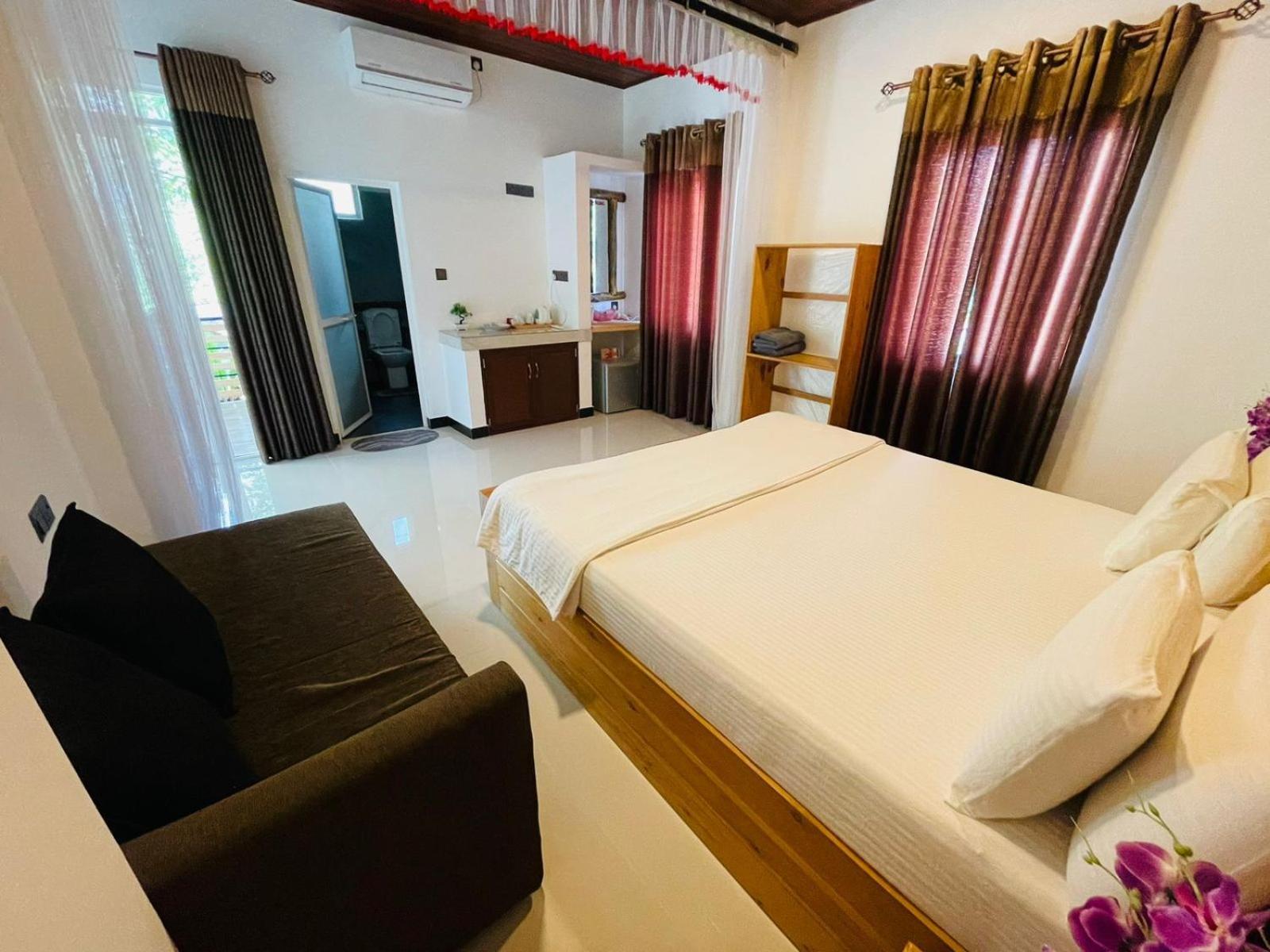 Dhanudi Homestay エッラ エクステリア 写真