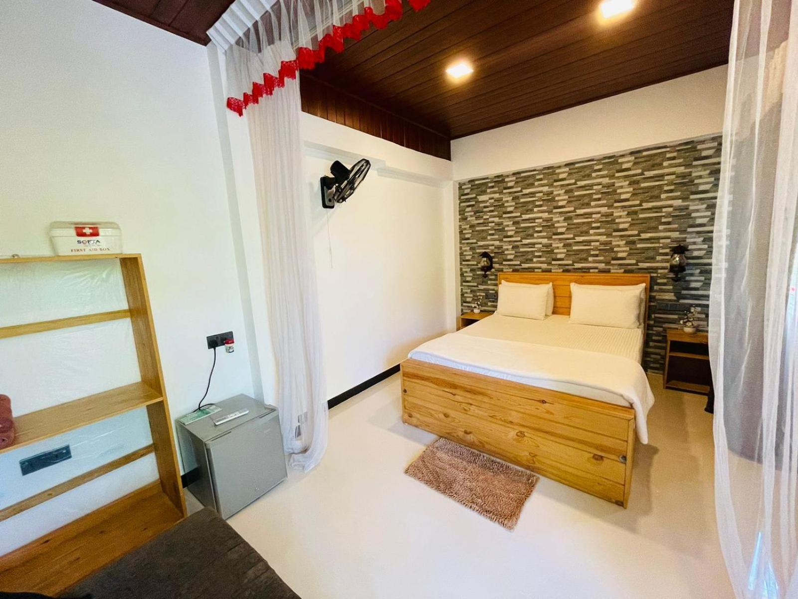 Dhanudi Homestay エッラ エクステリア 写真