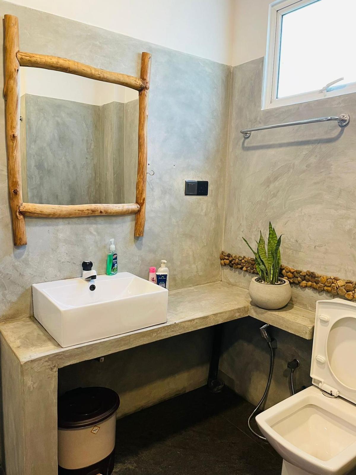 Dhanudi Homestay エッラ エクステリア 写真